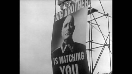 De la ficción a la realidad: la orwelliana militarización de ciudades estadounidenses por parte de Trump