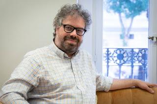 DE LOS HISTORIADORES QUE ENSEÑAN DIGNIDAD A LOS ESPAÑOLES DE LOS HISTORIADORES QUE ENSEÑAN DIGNIDAD A LOS ESPAÑOLES