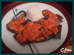 Mejillones al vapor con salsa de pimentón