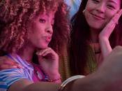 iPhone retrofuturo libertad palma mano