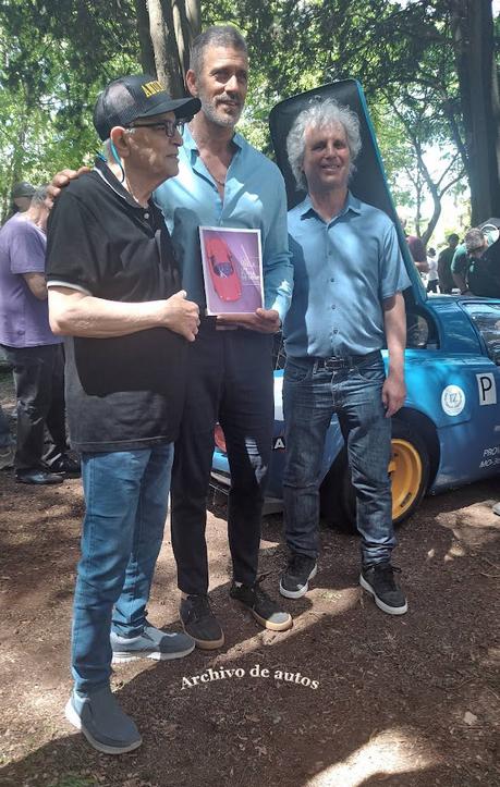 Clubes, stands y presentación de un libro Clubes, stands y presentación de un libro