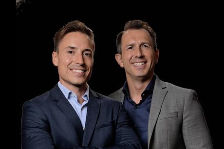 Alfonso y Christian acompañan a más de 5 000 profesionales con mentorías para cerrar ventas B2B y B2C Alfonso y Christian acompañan a más de 5 000 profesionales con mentorías para cerrar ventas B2B y B2C
