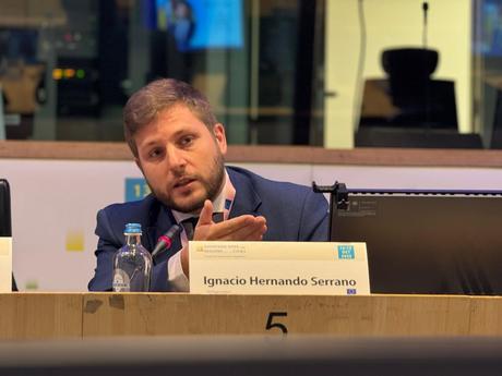 Hernando expone en Bruselas las políticas de vivienda y transporte en el medio rural de C-LM como casos de éxito