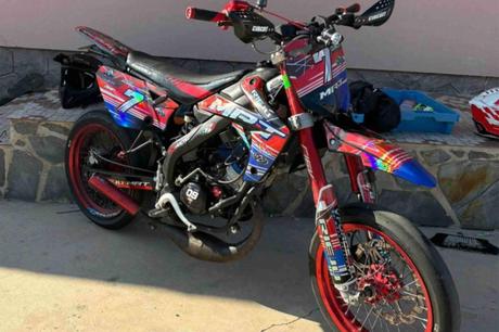 ADHESIVOSEMBARRADOS destaca por sus kit de adhesivos personalizados en el mundo del motor ADHESIVOSEMBARRADOS destaca por sus kit de adhesivos personalizados en el mundo del motor