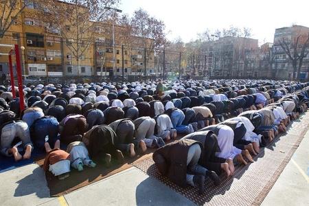 Más inmigrantes hispanoamericanos y menos moros