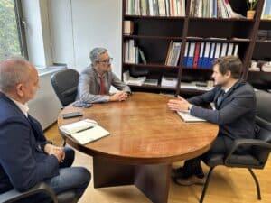 Más de un centenar de personas y 200 máquinas actúan en el simulacro de actuación ante nevadas en la A-2