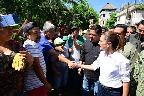Supervisan entrega de apoyos y labores de limpieza en Tamazunchale tras inundaciones Supervisan entrega de apoyos y labores de limpieza en Tamazunchale tras inundaciones
