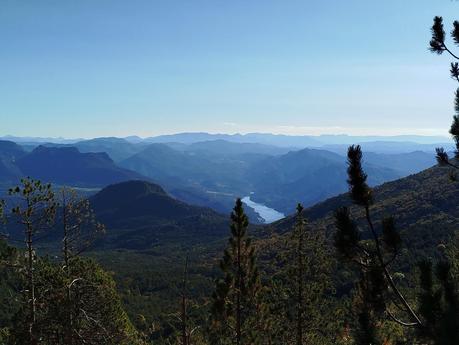 Descubre el Pla de l’Estany desde el Santuari de Corbera: bosques, vistas y setas en el Berguedà