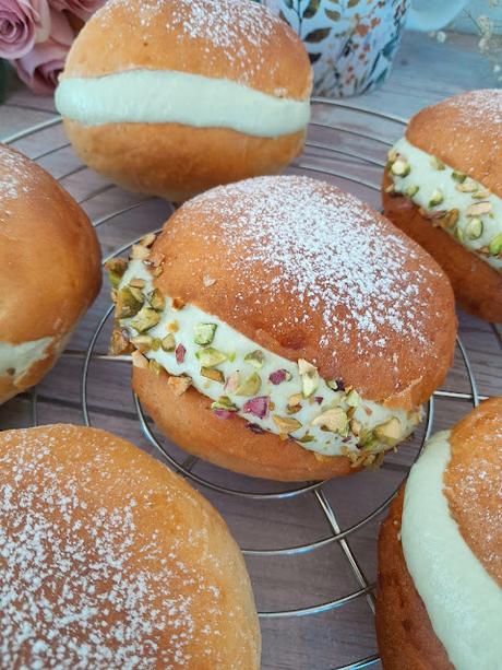 Maritozzi al pistacchio