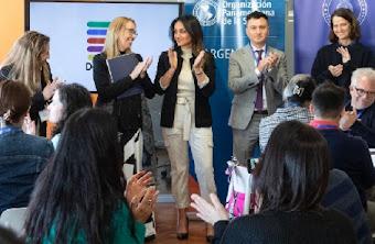 El Ministerio de Salud impulsa la interoperabilidad Un grupo de personas haciendo gestos con la mano
El contenido generado por IA puede ser incorrecto.