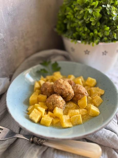 Albóndigas en pepitoria