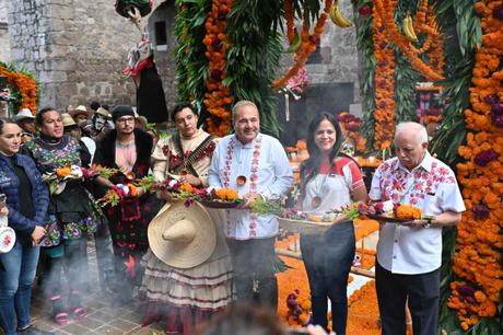 “Xantolo en tu Ciudad” lleva la tradición potosina a Morelia en un encuentro cultural histórico “Xantolo en tu Ciudad” lleva la tradición potosina a Morelia en un encuentro cultural histórico