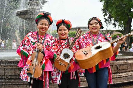 “Xantolo en tu Ciudad” lleva la tradición potosina a Morelia en un encuentro cultural histórico “Xantolo en tu Ciudad” lleva la tradición potosina a Morelia en un encuentro cultural histórico
