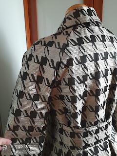 ABRIGO METALIZADO + BOLSO ABRIGO METALIZADO + BOLSO