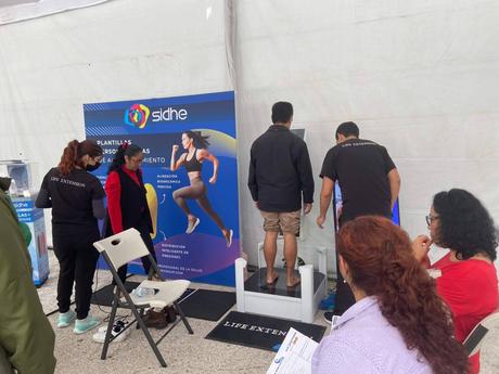 Escoliosis y pisada; cómo los pies pueden estar afectando la columna sin que se note