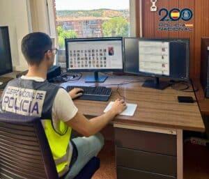 Este martes juzgan al acusado de retener ilegalmente a una mujer, violarla y por posesión de drogas en El Toboso Este martes juzgan al acusado de retener ilegalmente a una mujer, violarla y por posesión de drogas en El Toboso