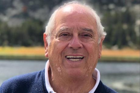 ´La vida sigue en Vila do Mar´, la primera novela de José A. Corbal Fernández, retrata con humor y ternura el alma gallega. ´La vida sigue en Vila do Mar´, la primera novela de José A. Corbal Fernández, retrata con humor y ternura el alma gallega.