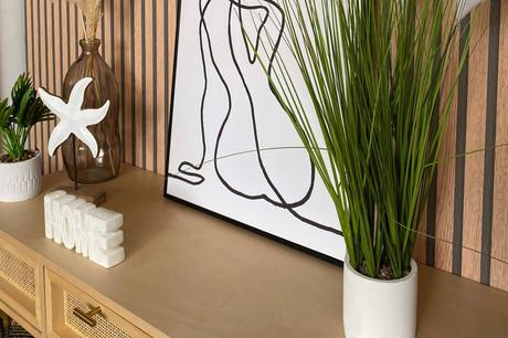 Hogar y Más permite renovar una casa fácilmente gracias a jarrones, cuadros, lámparas y alfombras a precios competitivos. Hogar y Más permite renovar una casa fácilmente gracias a jarrones, cuadros, lámparas y alfombras a precios competitivos.