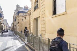 El museo del Louvre reabre sus puertas por primera vez tras el robo de joyas del domingo