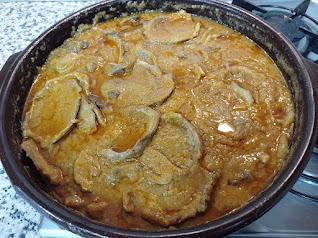 Carne en salsa con setas variadas