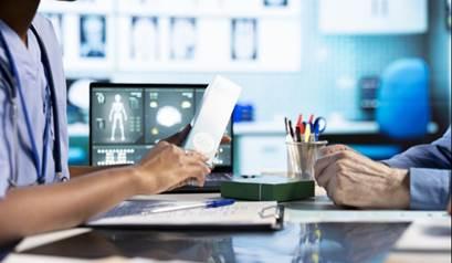 Un hombre en frente de una computadora

El contenido generado por IA puede ser incorrecto.