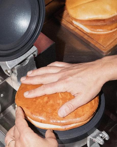 pan brioche en prensa