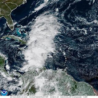 Lluvias intensas en sur dominicano por ciclón Melissa.