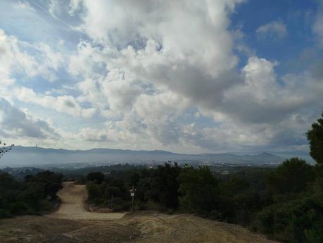 Ruta por la Serra de Galliners: ascendiendo al Turó de Mataric y al Turó de Can Camps | Sant Cugat del Vallès Ruta por la Serra de Galliners: ascendiendo al Turó de Mataric y al Turó de Can Camps | Sant Cugat del Vallès