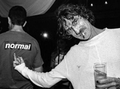 política amar Charly García