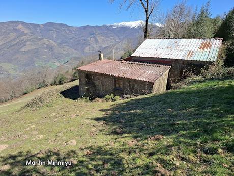 Campomanes-Erías-Fresneo-El Curuḷḷu Braña