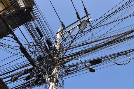 Adiós al cobre, hola a las fachadas limpias. Por qué se recomienda retirar el cableado en desuso Adiós al cobre, hola a las fachadas limpias. Por qué se recomienda retirar el cableado en desuso