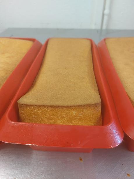 PASTEL EN TRES TEXTURAS DE LIMÓN Y VAINILLA