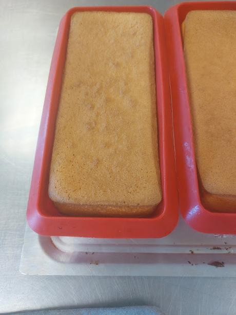 PASTEL EN TRES TEXTURAS DE LIMÓN Y VAINILLA