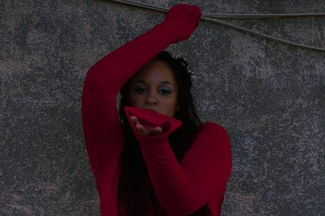 AMYNATA presenta ‘La niña y el diablo’ AMYNATA presenta ‘La niña y el diablo’