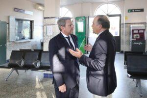 Talavera inaugura la bandera de España que se ubica en Ronda del Cañillo, cuyo mástil alcanza los 30 metros Talavera inaugura la bandera de España que se ubica en Ronda del Cañillo, cuyo mástil alcanza los 30 metros