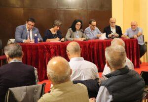 Talavera inaugura la bandera de España que se ubica en Ronda del Cañillo, cuyo mástil alcanza los 30 metros Talavera inaugura la bandera de España que se ubica en Ronda del Cañillo, cuyo mástil alcanza los 30 metros