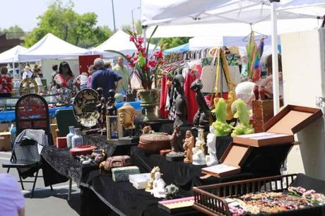 Mercado vintage en Pierce College