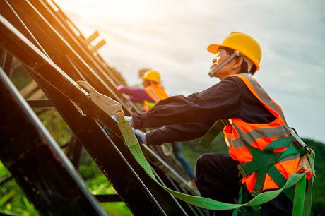 TRABAJOS EN ALTURA: POR QUÉ LA FORMACIÓN ES CLAVE PARA EVITAR ACCIDENTES LABORALES