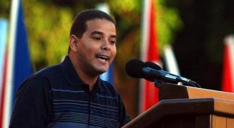 Cuba. Entrevista a Yoerky Sánchez Cuellar, director del periódico Granma: “No puede haber una paz con maquillaje mediático»