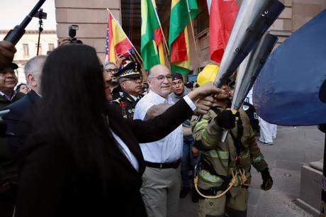 Inaugura el Alcalde Enrique Galindo los XII Juegos Latinoamericanos de Policías y Bomberos Inaugura el Alcalde Enrique Galindo los XII Juegos Latinoamericanos de Policías y Bomberos
