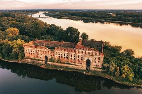 El horreo del sol en Trevías, España