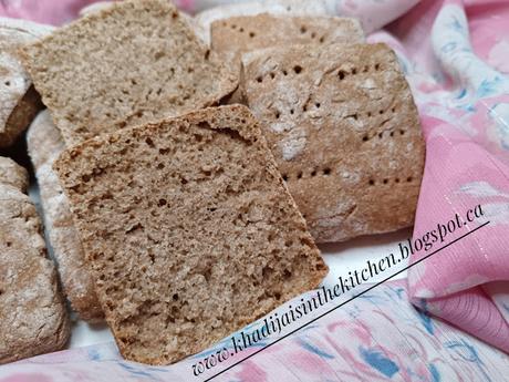 PAIN DE BLÉ ET DE SEIGLE / WHOLE WHEAT AND RYE BREAD / PAN INTEGRAL DE TRIGO Y CENTENO / خبز القمح الكامل والجاودار