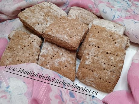 PAIN DE BLÉ ET DE SEIGLE / WHOLE WHEAT AND RYE BREAD / PAN INTEGRAL DE TRIGO Y CENTENO / خبز القمح الكامل والجاودار