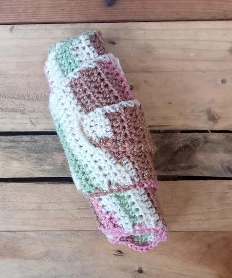 COLECCIÓN CHÉSTER, CUELLITO O BUFANDA Colección chéster, cuellito bufanda