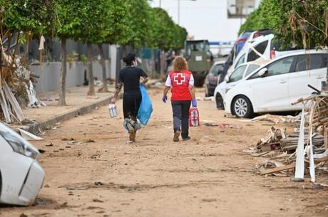Cruz Roja ha atendido a más de 143.000 personas afectadas por la dana y ha ejecutado el 54% de las donaciones
