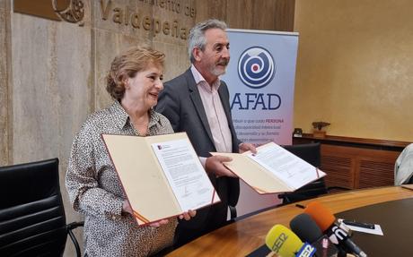 El alcalde de Valdepeñas replica al PP que «dejaron 16 millones de deuda y otros 10 millones de facturas sin pagar»