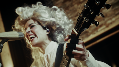 MAIKA MAKOVSKI: 'LIVE AT ESTUDIO UNO' MAIKA MAKOVSKI: 'LIVE AT ESTUDIO UNO'