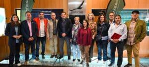 La Guardia Civil de Cuenca rescata un corzo atrapado en el canal de la Laguna de Uña