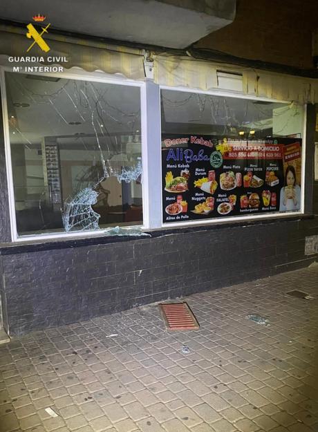 Dos detenidos por robar con fuerza 800 euros en distintos bares de la localidad de Yuncos