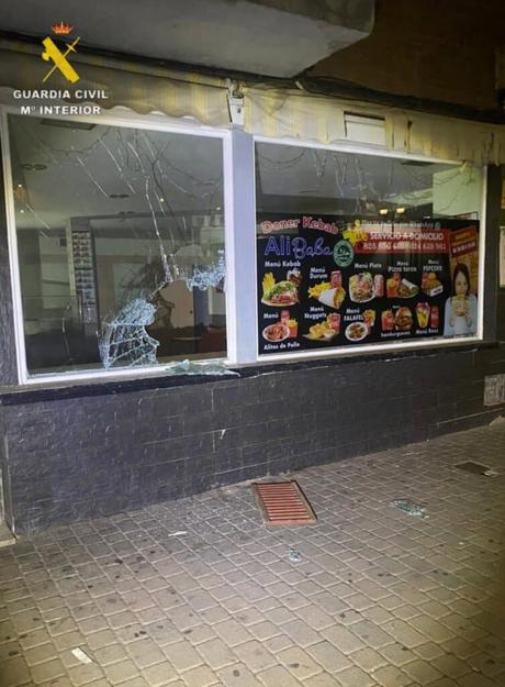 Dos detenidos por robar con fuerza 800 euros en distintos bares de la localidad de Yuncos